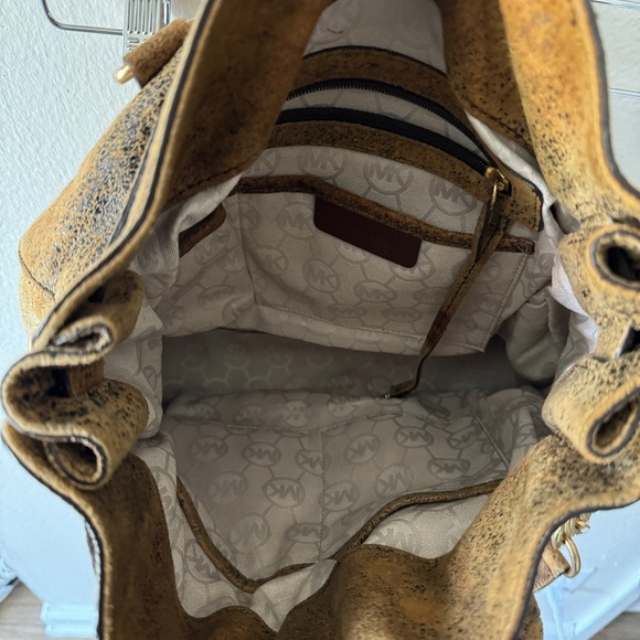 Michael Kors Hamilton Distressed Suede large
Tote Brown - Picture 9 of 13